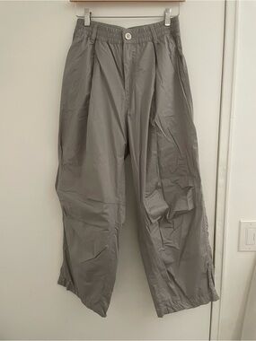 Zara grey barrel pant- lightweight material. Size small.